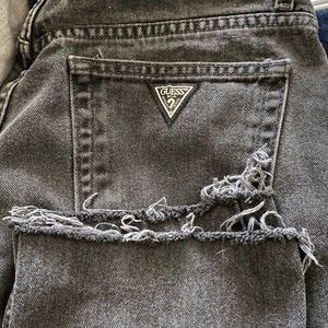 Black cropped guess jeans